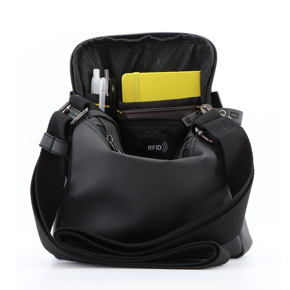 Nat Geo shoulder bag with RFID pocket